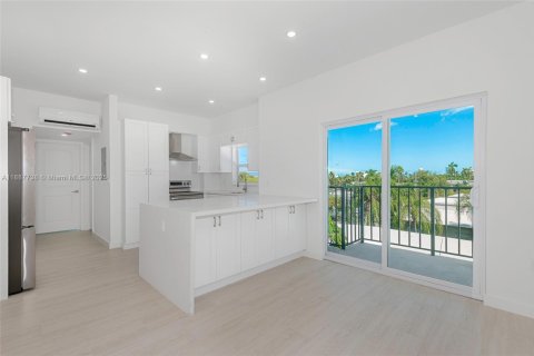 Copropriété à louer à Miami Beach, Floride: 1 chambre, 67.73 m2 № 1933096 - photo 6