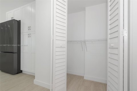 Copropriété à louer à Miami Beach, Floride: 1 chambre, 67.73 m2 № 1933096 - photo 13