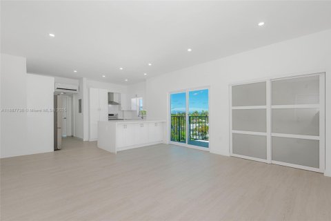 Copropriété à louer à Miami Beach, Floride: 1 chambre, 67.73 m2 № 1933096 - photo 4