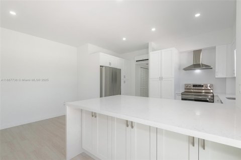 Copropriété à louer à Miami Beach, Floride: 1 chambre, 67.73 m2 № 1933096 - photo 9