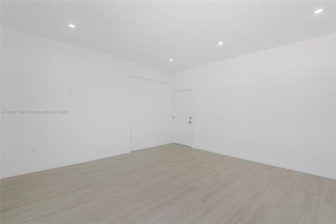Copropriété à louer à Miami Beach, Floride: 1 chambre, 67.73 m2 № 1933096 - photo 8