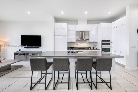 Casa en venta en Doral, Florida, 4 dormitorios, 209.68 m2 № 1944656 - foto 4