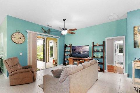 House in Port St. Lucie, Florida 3 bedrooms, 165.18 sq.m. № 2275862 - photo 9