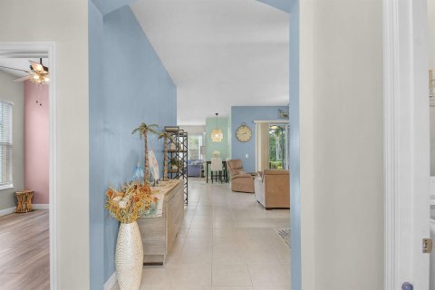 House in Port St. Lucie, Florida 3 bedrooms, 165.18 sq.m. № 2275862 - photo 6