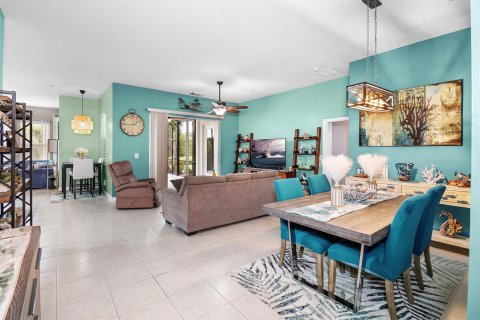 House in Port St. Lucie, Florida 3 bedrooms, 165.18 sq.m. № 2275862 - photo 7