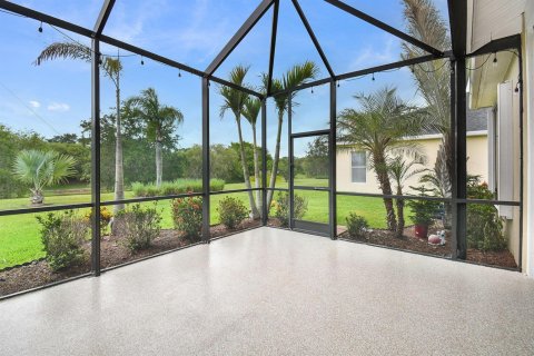 House in Port St. Lucie, Florida 3 bedrooms, 165.18 sq.m. № 2275862 - photo 29