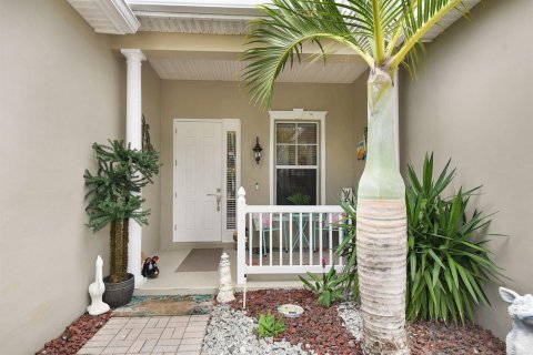 House in Port St. Lucie, Florida 3 bedrooms, 165.18 sq.m. № 2275862 - photo 3