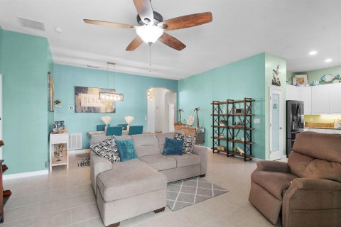 House in Port St. Lucie, Florida 3 bedrooms, 165.18 sq.m. № 2275862 - photo 11