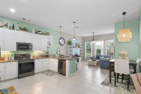 House in Port St. Lucie, Florida 3 bedrooms, 165.18 sq.m. № 2275862 - photo 13
