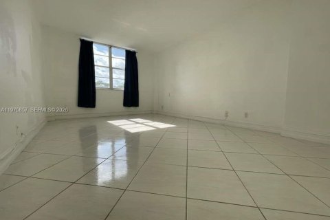 Copropriété à vendre à North Bay Village, Floride: 1 chambre, 75.9 m2 № 2040090 - photo 10