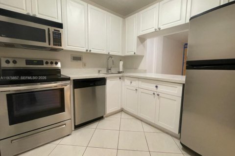 Condo in North Bay Village, Florida, 1 bedroom  № 2040090