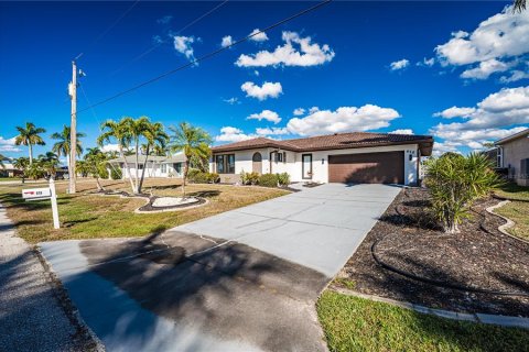 Villa ou maison à vendre à Punta Gorda, Floride: 2 chambres, 133.5 m2 № 2144188 - photo 2