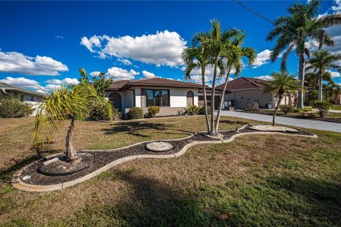 Villa ou maison à vendre à Punta Gorda, Floride: 2 chambres, 133.5 m2 № 2144188 - photo 3