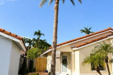 Villa ou maison à vendre à Miami, Floride: 3 chambres, 171.03 m2 № 2323806 - photo 15