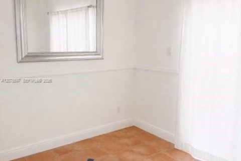 Villa ou maison à vendre à Miami, Floride: 3 chambres, 171.03 m2 № 2323806 - photo 3