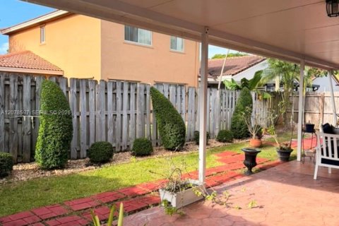 Villa ou maison à Miami, Floride 3 chambres, 171.03 m2 № 2323806