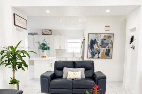 Villa ou maison à vendre à Miami, Floride: 3 chambres, 171.03 m2 № 2323806 - photo 14