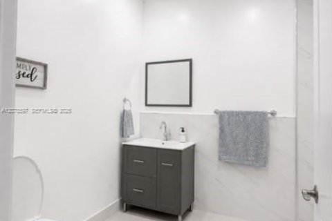 Villa ou maison à vendre à Miami, Floride: 3 chambres, 171.03 m2 № 2323806 - photo 8