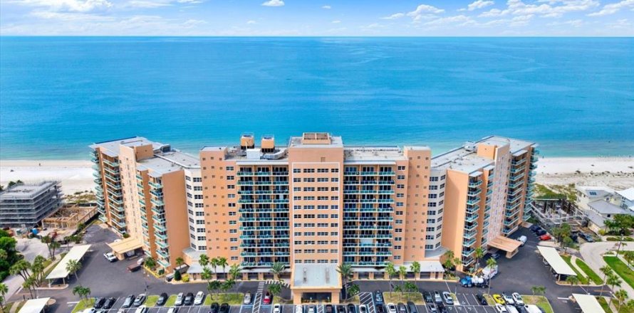 Condominio en Clearwater, Florida, 3 habitaciones  № 2429665