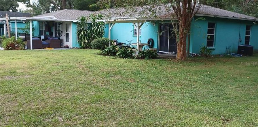 House in Tampa, Florida 3 bedrooms, 157.19 sq.m. № 1918314