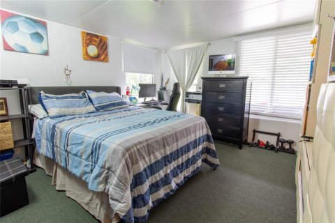 House in Tampa, Florida 3 bedrooms, 157.19 sq.m. № 1918314 - photo 17