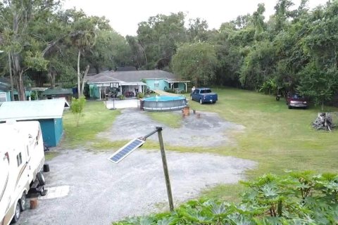 House in Tampa, Florida 3 bedrooms, 157.19 sq.m. № 1918314 - photo 18