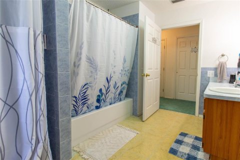 House in Tampa, Florida 3 bedrooms, 157.19 sq.m. № 1918314 - photo 16