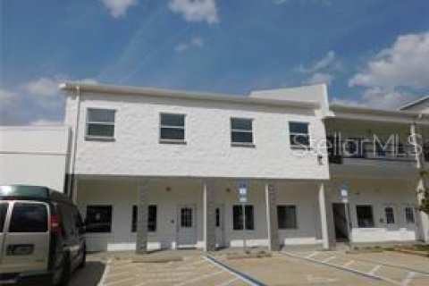 Propiedad comercial en alquiler en Oviedo, Florida, 107.77 m2 № 1851196 - foto 1