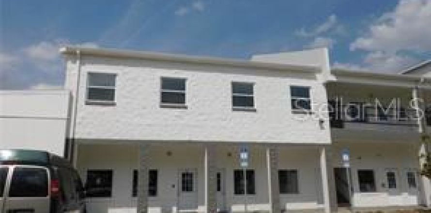 Propiedad comercial en Oviedo, Florida 107.77 m2 № 1851196