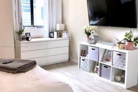 Copropriété à louer à Miami, Floride: 2 chambres, 101.82 m2 № 1976859 - photo 4