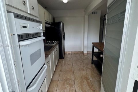 Купить кондоминиум в Майами, Флорида 1 спальня, 65.68м2, № 2023295 - фото 7