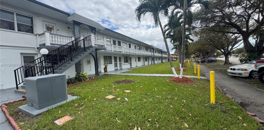 Кондоминиум с 1 спальней в Майами, Флорида № 2023295