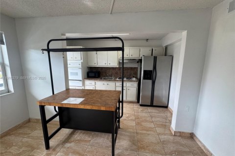 Купить кондоминиум в Майами, Флорида 1 спальня, 65.68м2, № 2023295 - фото 8