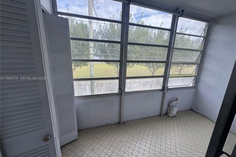 Купить кондоминиум в Майами, Флорида 1 спальня, 65.68м2, № 2023295 - фото 15