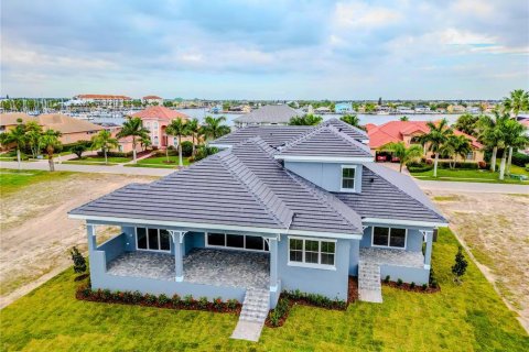 Villa ou maison à vendre à Apollo Beach, Floride: 4 chambres, 349.22 m2 № 867295 - photo 5