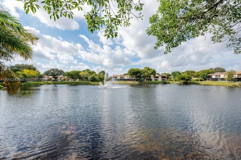 Снять в аренду таунхаус в Майами, Флорида 2 спальни, 136.66м2, № 2031193 - фото 14