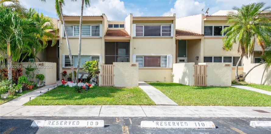 Таунхаус в Майами, Флорида 2 спальни, 136.66м2 № 2031193