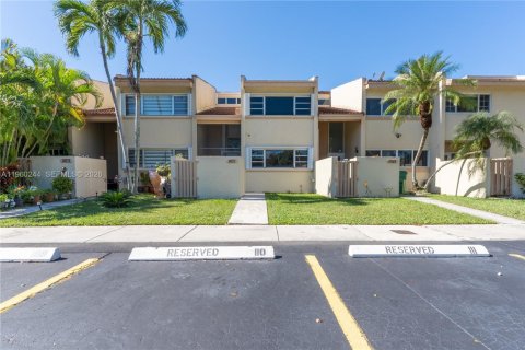 Снять в аренду таунхаус в Майами, Флорида 2 спальни, 136.66м2, № 2031193 - фото 22