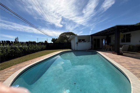 Villa ou maison à vendre à Deerfield Beach, Floride: 3 chambres, 106.19 m2 № 2024895 - photo 30