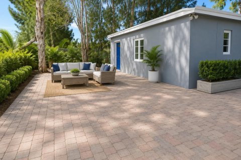 House in West Palm Beach, Florida 4 bedrooms, 133.78 sq.m. № 2176743 - photo 7