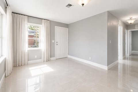 House in West Palm Beach, Florida 4 bedrooms, 133.78 sq.m. № 2176743 - photo 4