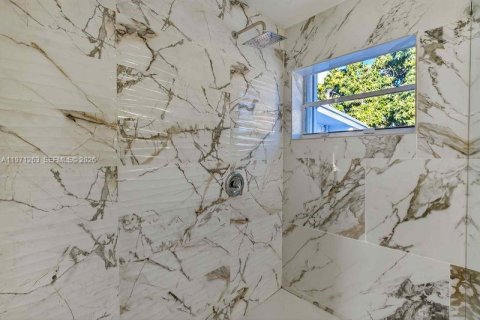 Casa en venta en Miami Gardens, Florida, 4 dormitorios, 184.23 m2 № 2032248 - foto 16