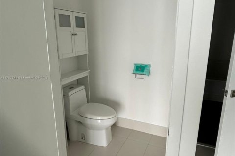 Купить кондоминиум в Майами, Флорида 2 спальни, 106.93м2, № 1701225 - фото 4
