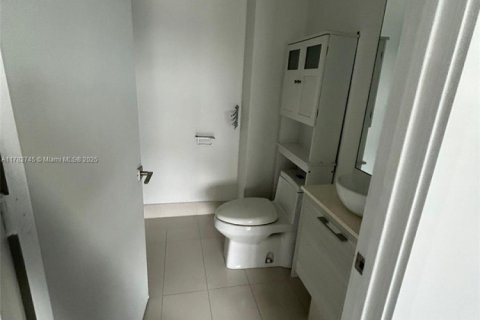 Купить кондоминиум в Майами, Флорида 2 спальни, 106.93м2, № 1701225 - фото 7