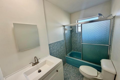 Купить кондоминиум в Халландейл-Бич, Флорида 3 комнаты, 72.93м2, № 2083776 - фото 8