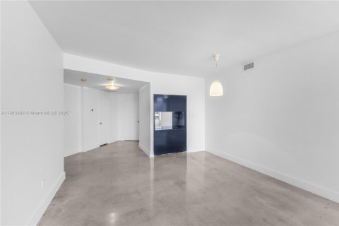 Copropriété à louer à Miami Beach, Floride: 1 chambre, 136.57 m2 № 1971177 - photo 7