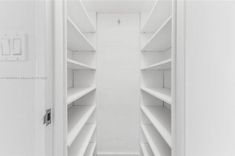 Copropriété à louer à Miami Beach, Floride: 1 chambre, 136.57 m2 № 1971177 - photo 22