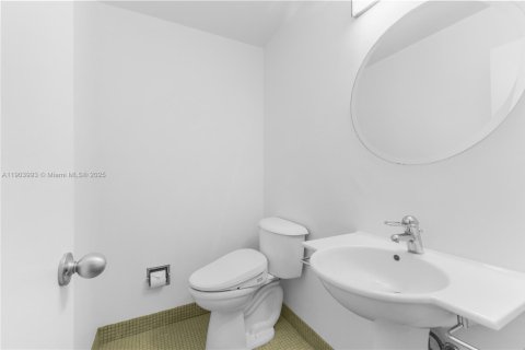 Copropriété à louer à Miami Beach, Floride: 1 chambre, 136.57 m2 № 1971177 - photo 17