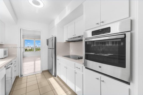 Copropriété à louer à Miami Beach, Floride: 1 chambre, 136.57 m2 № 1971177 - photo 13