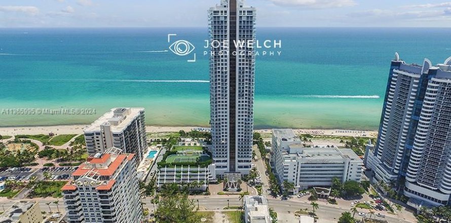 Condo in Miami Beach, Florida, 2 bedrooms  № 2035161